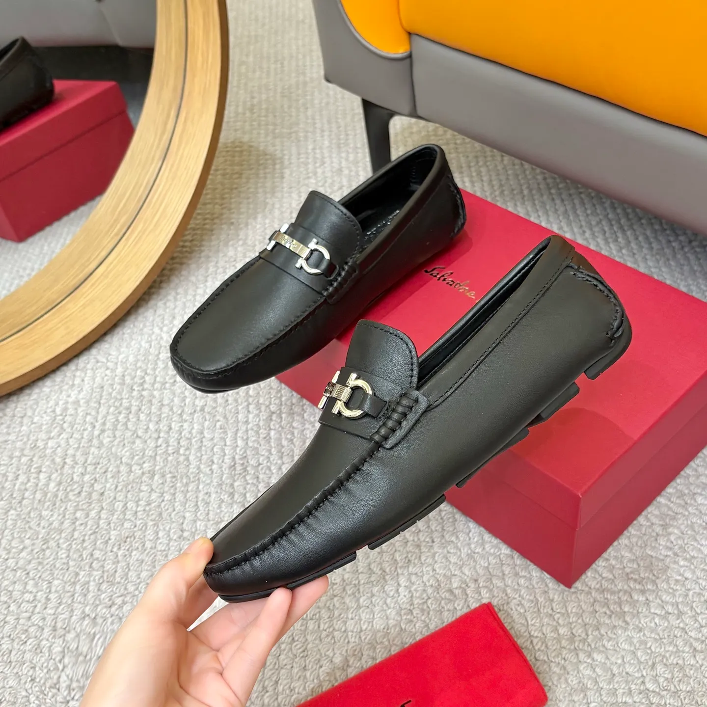 Men's men's shoes 💰420 (Yangli) Ferragamo 〰Ferragamo 2⃣️0⃣️2⃣️5️⃣ New series 👊🏻 Upper 🇮🇹 Italian imported calfskin, original outsole molding. Water-dyed sheepskin lining. The identity of every successful man is set off, and the upper and lower shoes are elegant and stable🚶🏻🚶🏻The high-end custom counter original replica is an eternal classic🔍️Number of codes: 38-46 with counter packaging